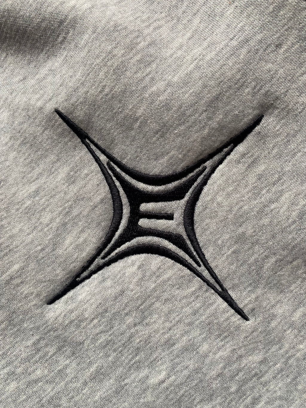 sudadera gris